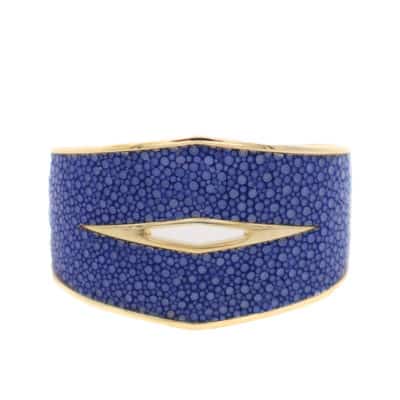 Venus bracelet blue stingray