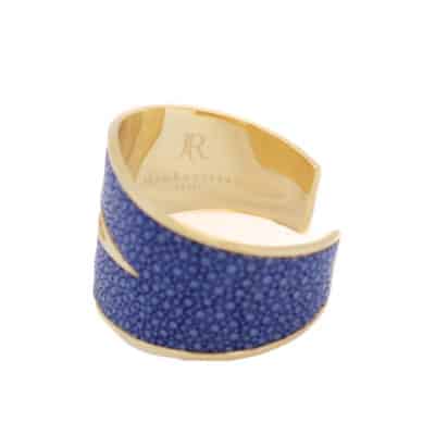 Venus bracelet blue stingray