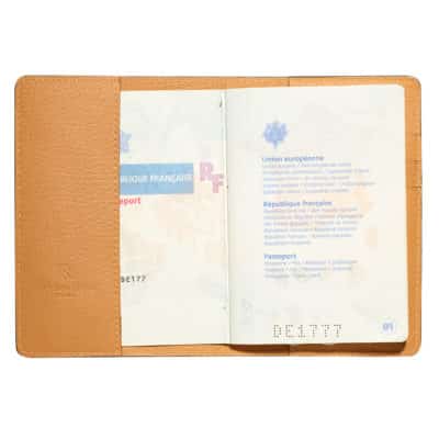 パスポート ケース ベジタブル タンニン カーフ ライトゴールド
