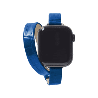 <span class="cat_name">Double wrap Apple Watch strap</span><br><span class="material_name">Shiny alligator</span><br><span class="color_name">Electric Blue</span>