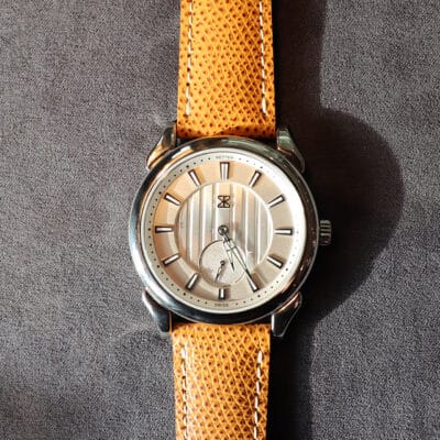 <span class="cat_name">Classic 3.5 Watch strap</span><br><span class="material_name">Embossed calf</span><br><span class="color_name">Nutmeg</span>