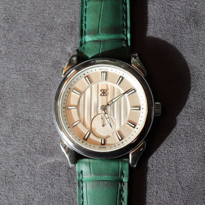 <span class="cat_name">Classic 3.5 Watch strap</span><br><span class="material_name">Semi matte alligator</span><br><span class="color_name">Thuya</span>