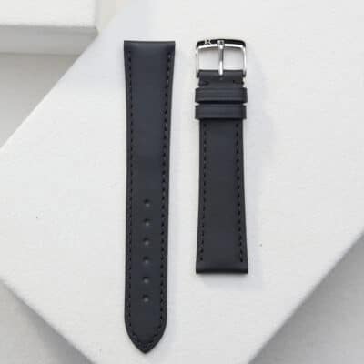<span class="cat_name">Classic 3.5 Watch strap</span><br><span class="material_name">Veg tan calf</span><br><span class="color_name">Black</span>