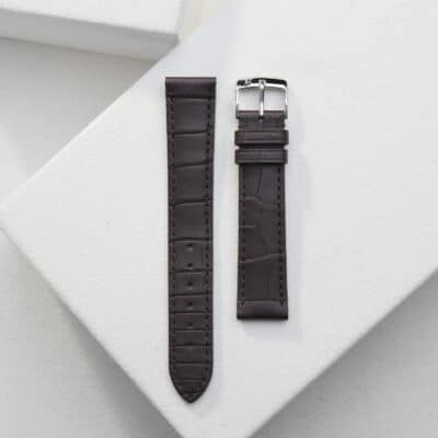 <span class="cat_name">Classic 3.5 Watch strap</span><br><span class="material_name">Semi matte alligator</span><br><span class="color_name">Coffee</span>